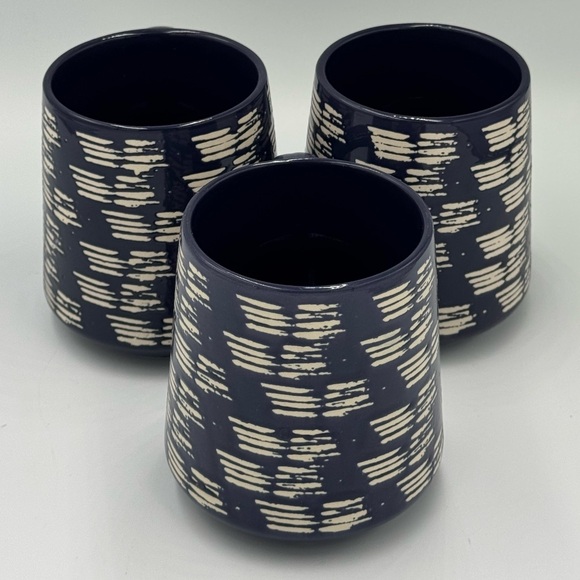 Thyme and Table Blue & White Ceramic Stoneware Mugs 16 oz Set of 3 - Picture 7 of 10